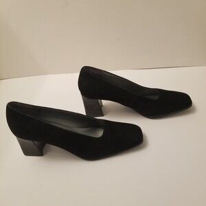 Vero Studio Black Suede Chunky Black Heel w/ Square Toe  size  8W